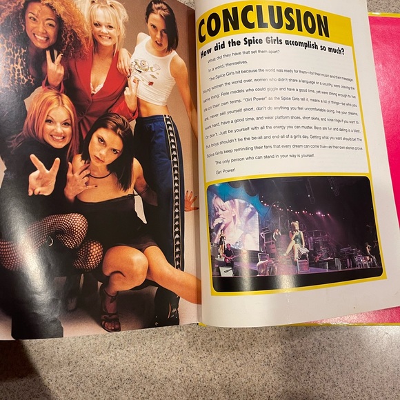 Spice Girls : And then there were Four : vintage collectible book - Picture 9 of 9